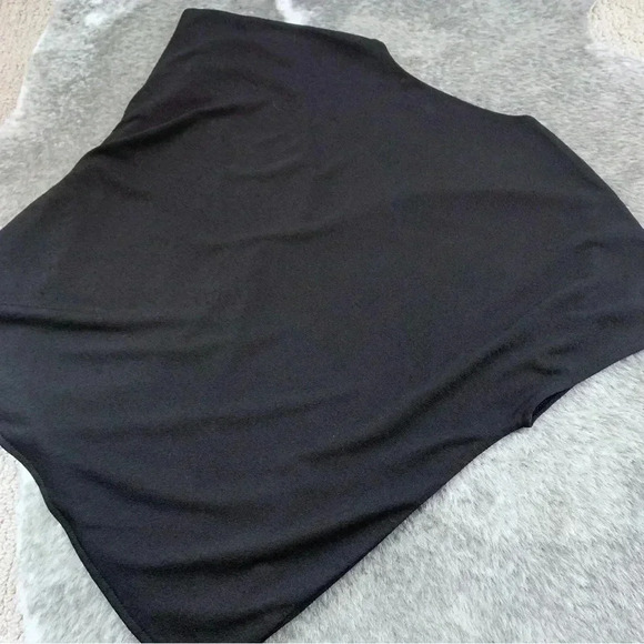 Relaxed V-Neck Ruched Tee - Picture 6 of 10